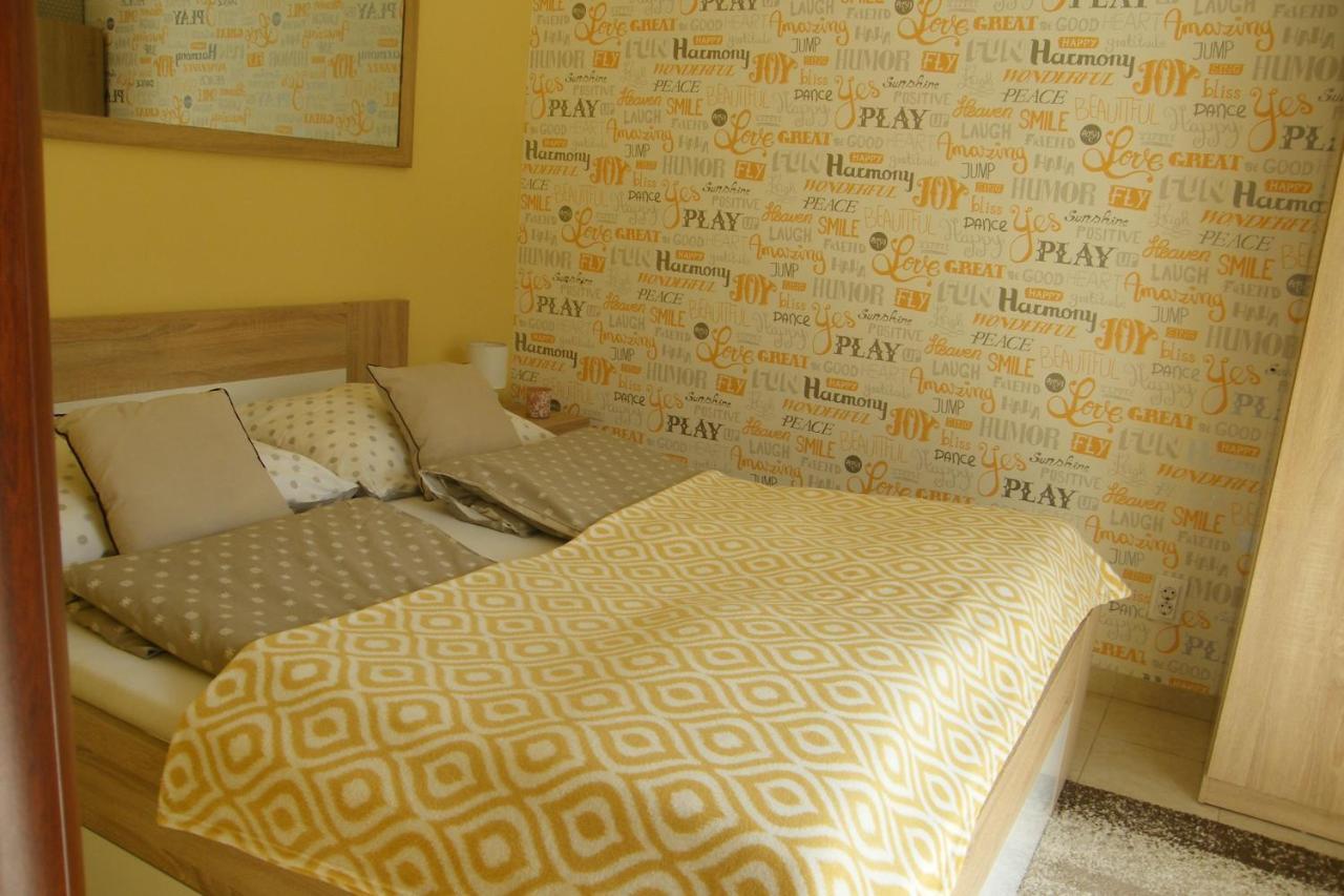 Happy Apartman Hajdúszoboszló Esterno foto
