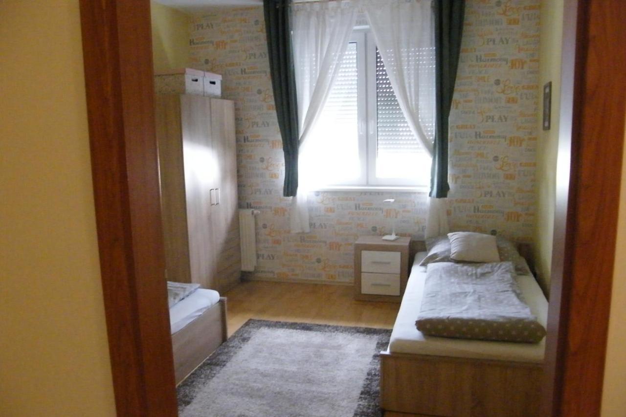 Happy Apartman Hajdúszoboszló Esterno foto