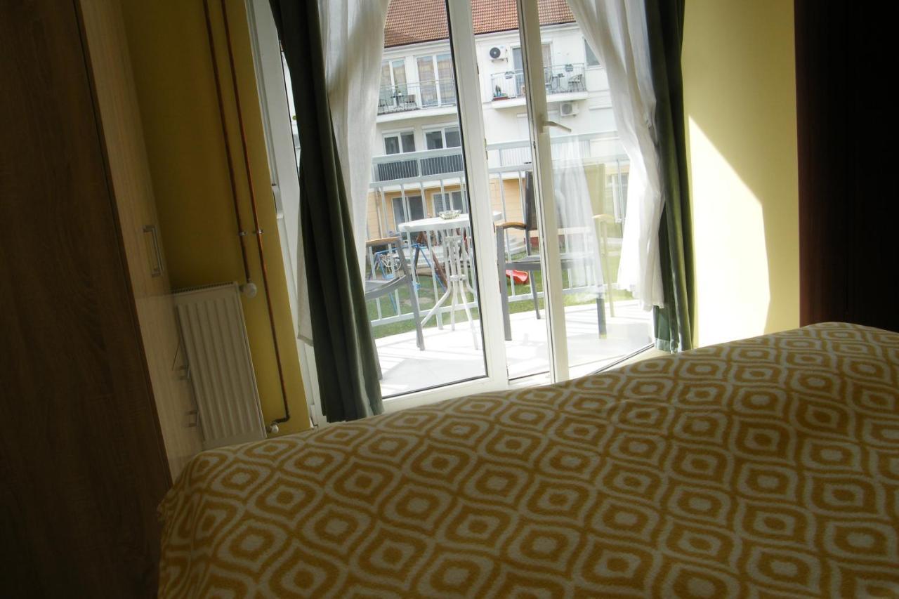 Happy Apartman Hajdúszoboszló Esterno foto