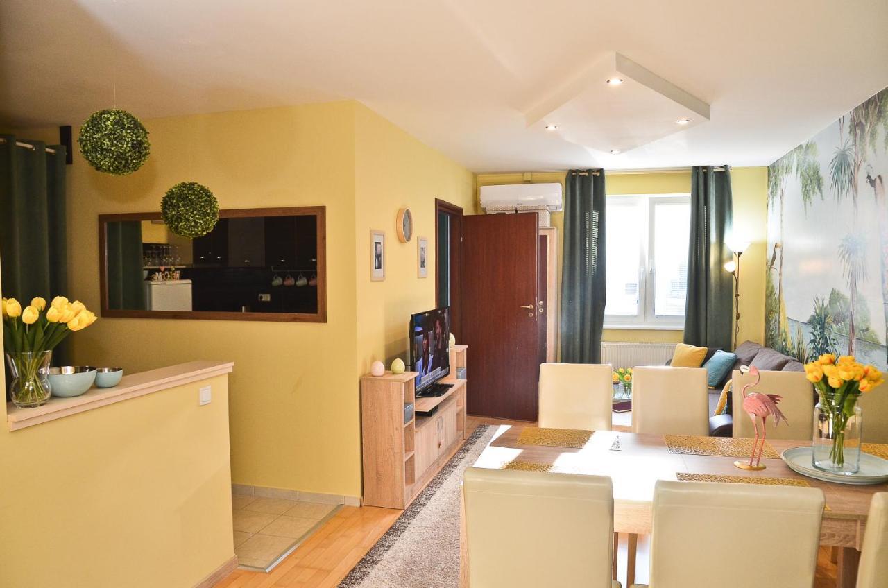 Happy Apartman Hajdúszoboszló Esterno foto