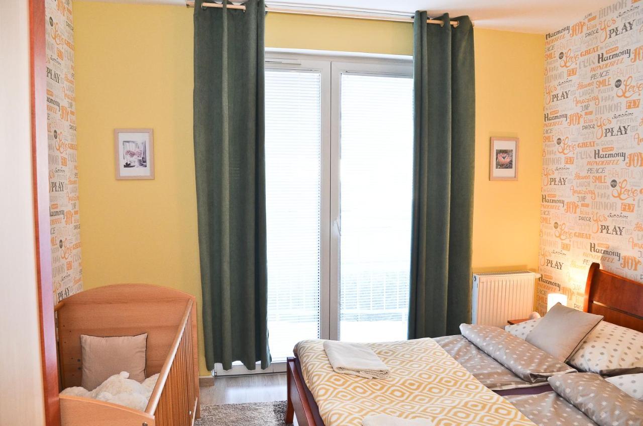 Happy Apartman Hajdúszoboszló Esterno foto