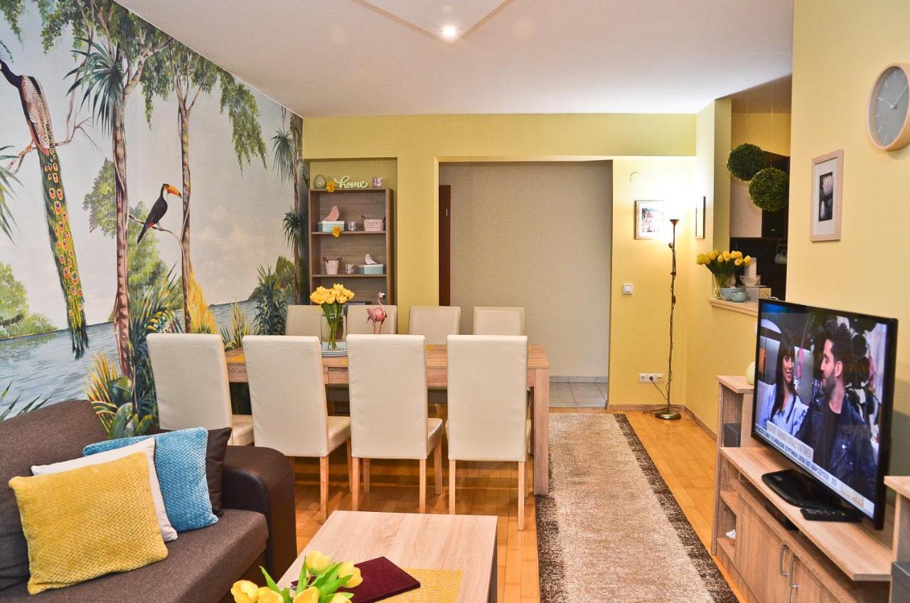 Happy Apartman Hajdúszoboszló Esterno foto