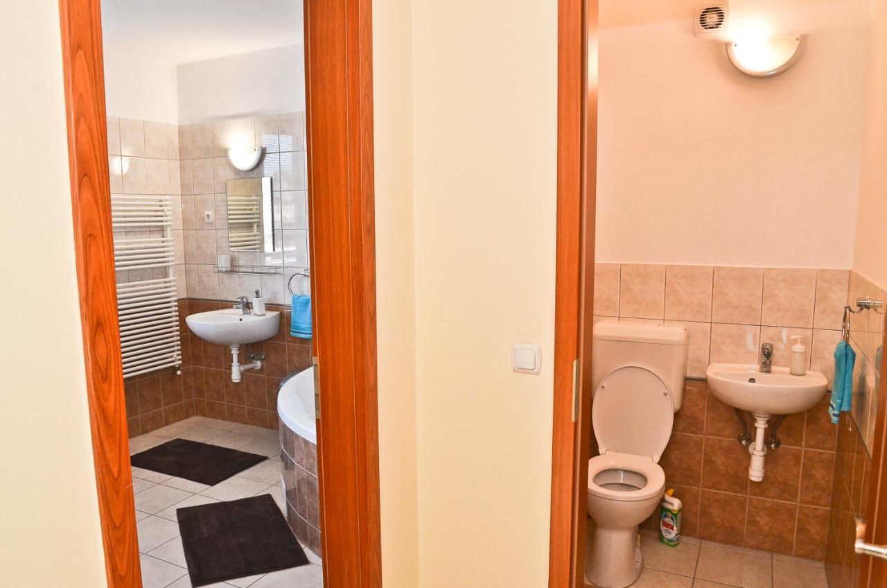 Happy Apartman Hajdúszoboszló Esterno foto